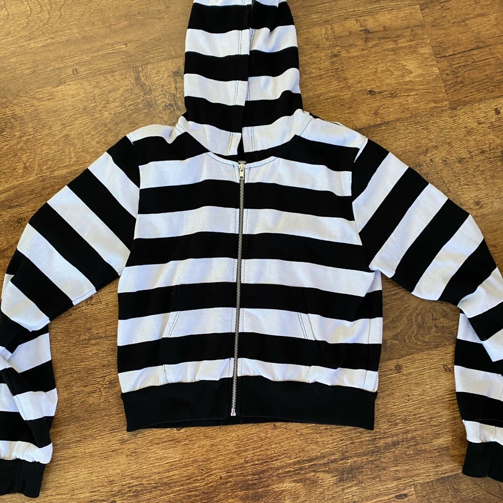 Brandy Melville Black and White Cropped Hoodie